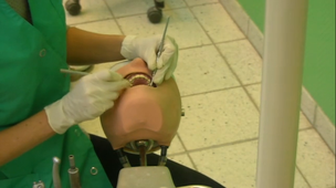 Présentation des simulateurs dentaires (UFR Reims)
