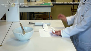 Effectuer la mise en tube d'une préparation semi-solide